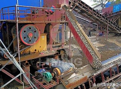 【碎石化水泥路破碎打裂壓穩(wěn)多錘頭破碎機(jī)山東煙臺(tái)龍口萊州招.